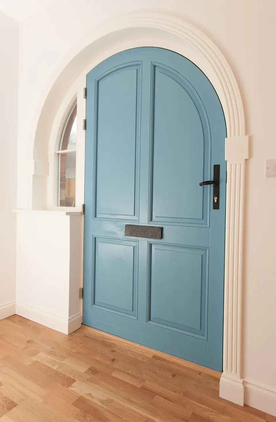 Porta in legno blu