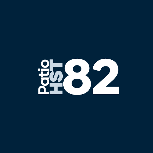 Logo HST 82 del patio.